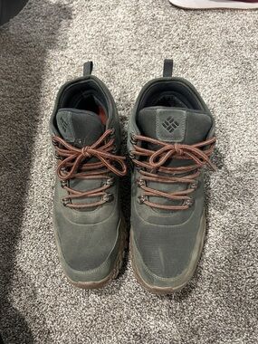 Columbia Men's Olive Green Hiking Boots with Orange Laces